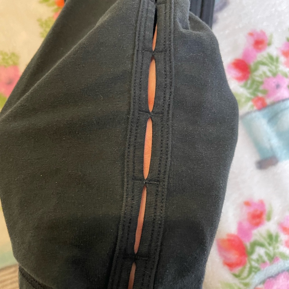 Black Victoria’s Secret sport ankle leggings